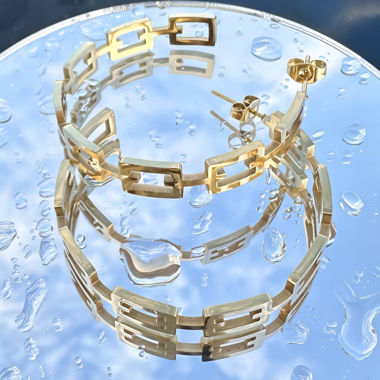 Chain Chic